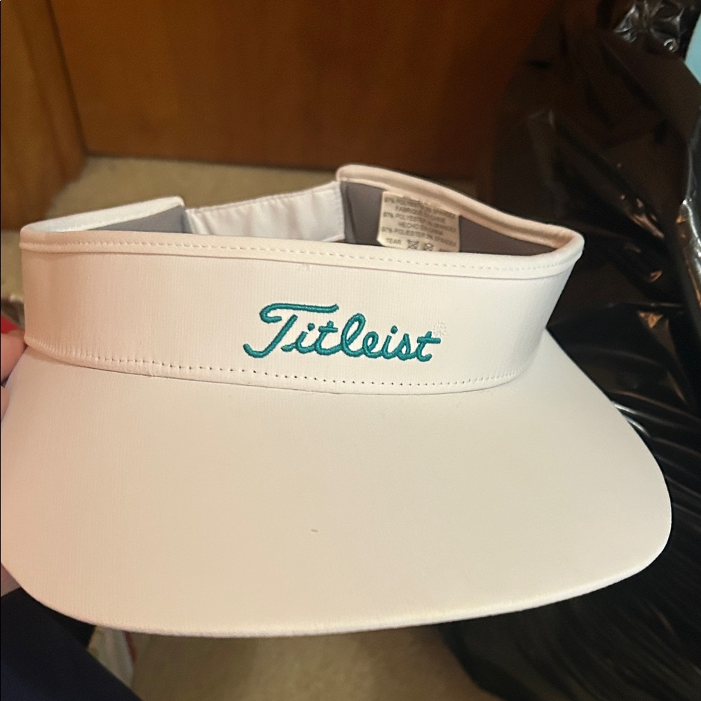 Titleist Ladies White Visor with Green Logo NWOT